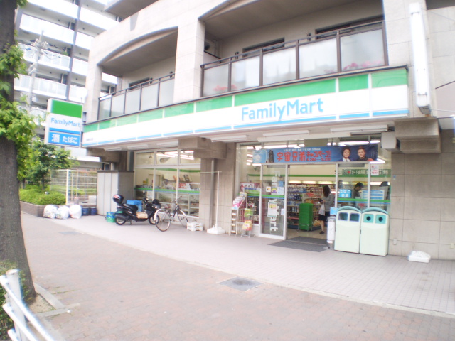 Convenience store. FamilyMart Dongtan Honjo shop until the (convenience store) 434m