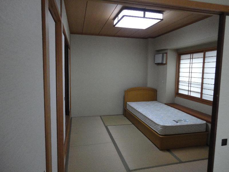 Other room space. Japanese-style room 6 quires