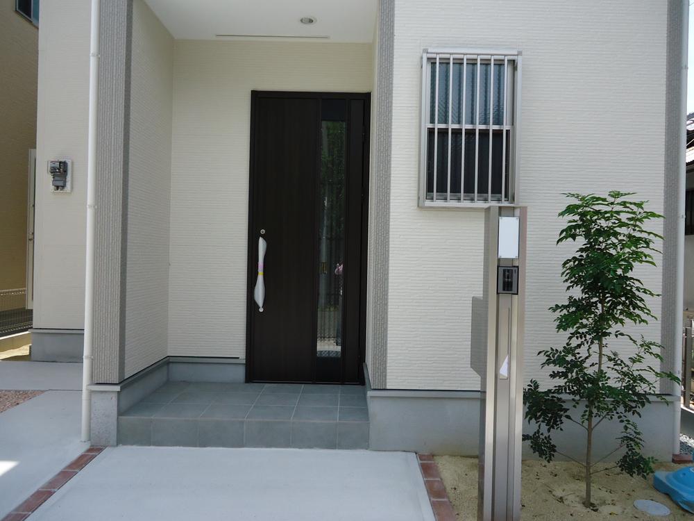 Local photos, including front road.  [Local sales representative company T ・ M planning 06-6627-7007] Sumiyoshiminami cho 2 4LDK3 storey parking two 3380 ・ 35,800,000 yen 3 compartment limited LDK19.5 Pledge, Parking two Allowed, 
