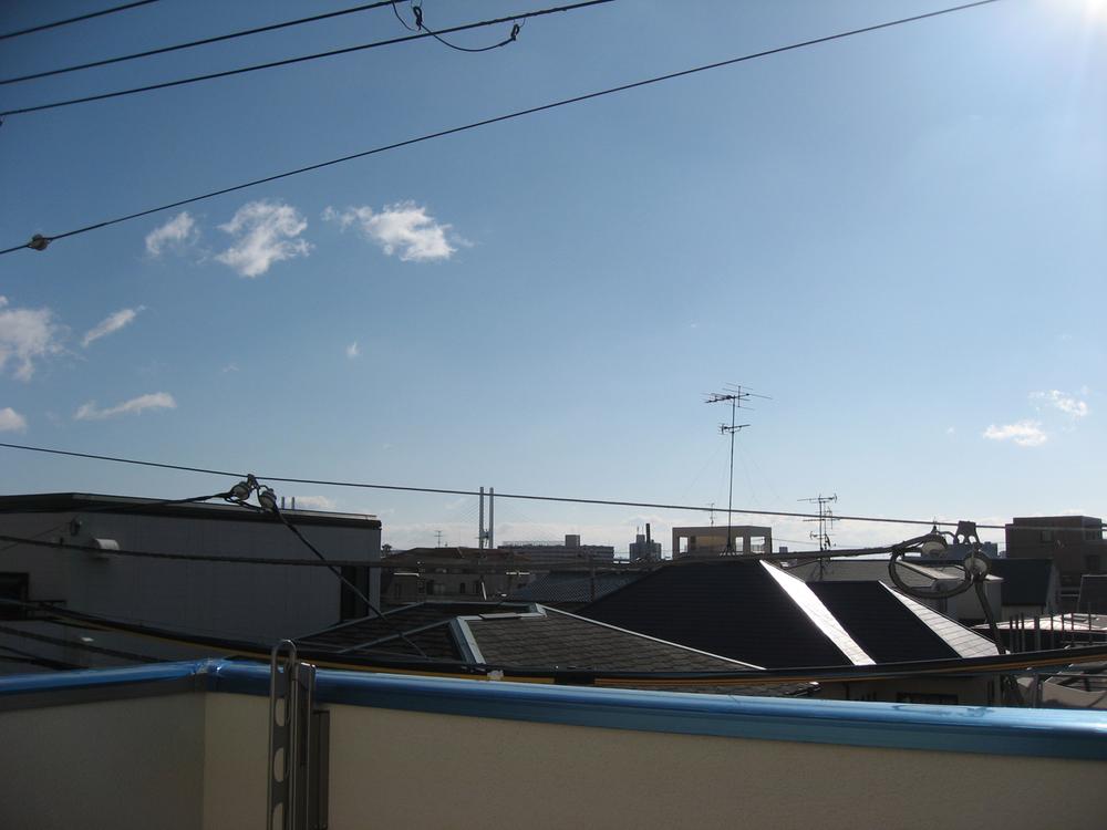 View photos from the dwelling unit. View from the site (December 2013) Shooting