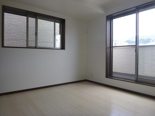 Non-living room.  ■ Western style room