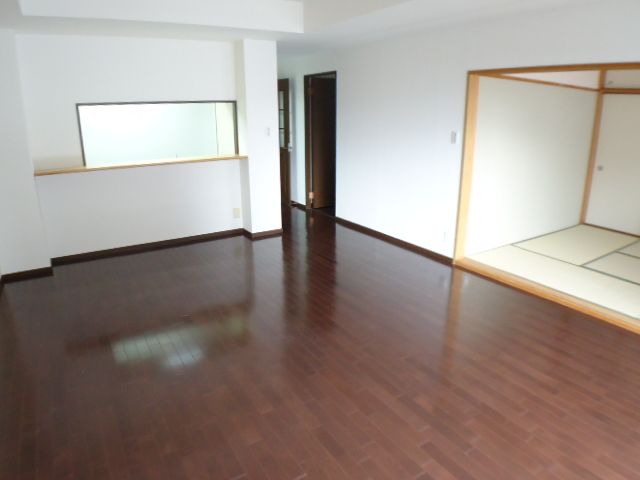 Living and room. Spacious living room.