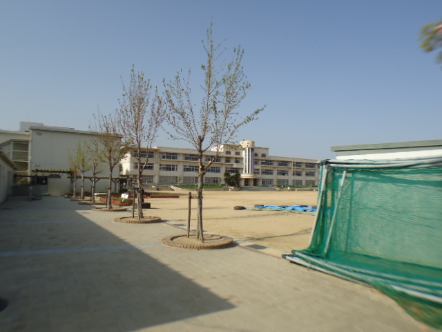 Primary school. 1157m to Kobe Municipal Uozaki elementary school (elementary school)