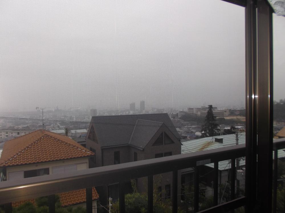 View photos from the dwelling unit. View from the site (November 2013) Shooting