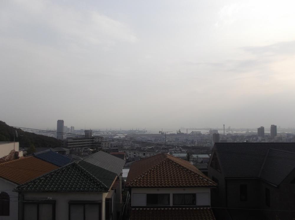 View photos from the dwelling unit. View from the site (November 2013) Shooting