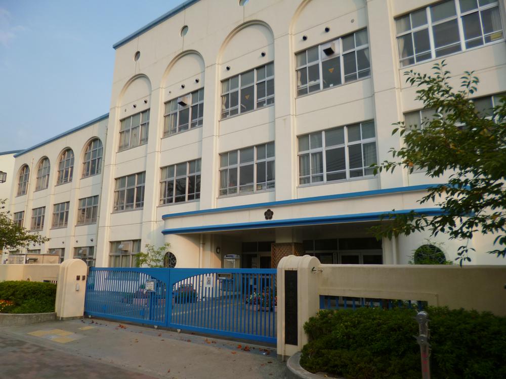 Primary school. 1699m to Kobe Municipal Motoyama second elementary school