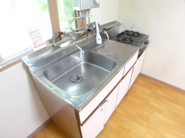 Kitchen. Gas stove can be installed.