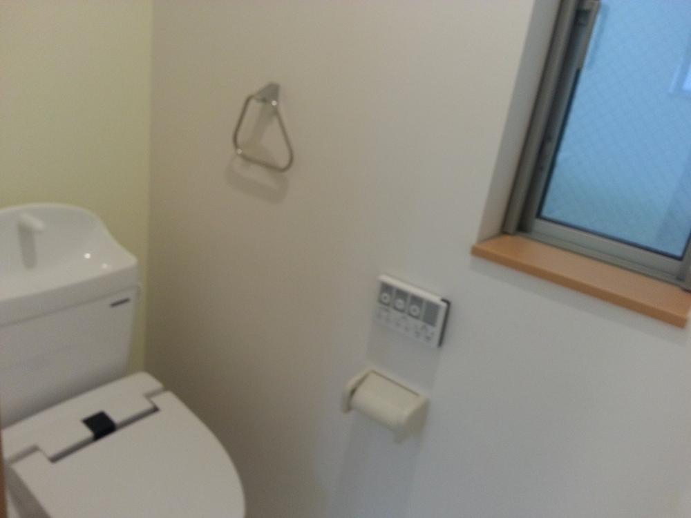 Toilet. Indoor (10 May 2013) Shooting