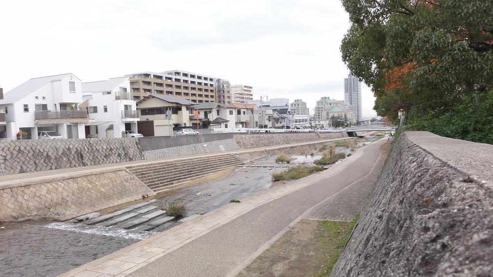 Other. Immediately Sumiyoshi River landscape walk from the building. But it is unfortunately of the cloudy sky. 