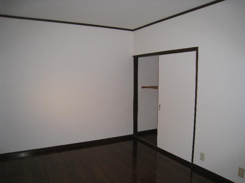 Other room space. 1 Kaiyoshitsu