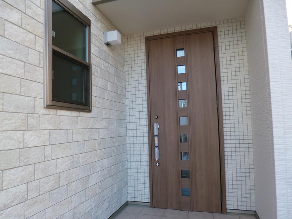 Entrance. Local (12 May 2013) Shooting