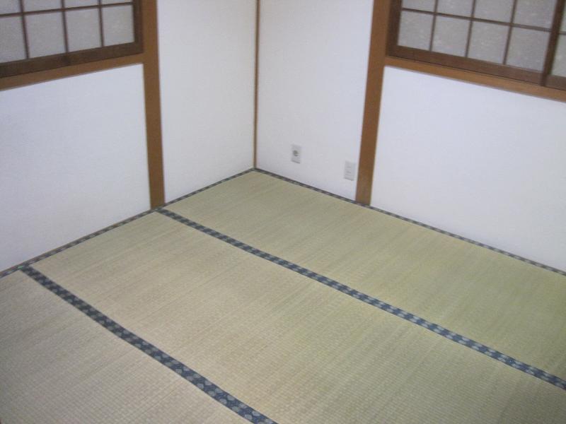 Living and room. 1F Japanese-style room