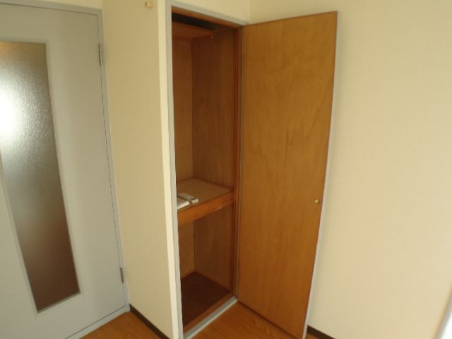 Receipt. Storage space.