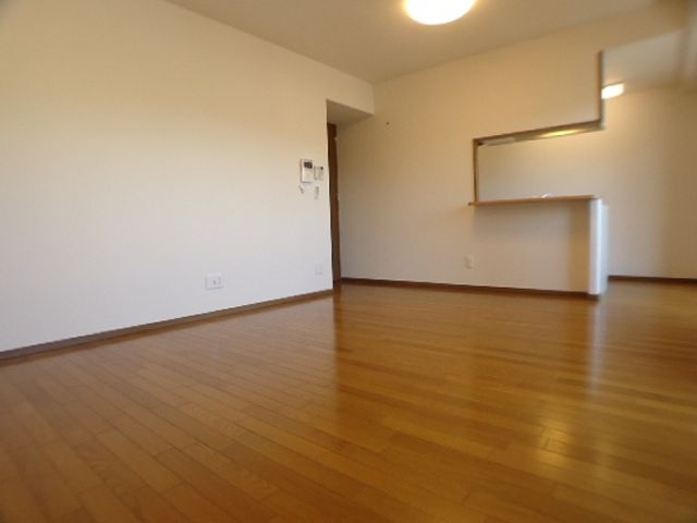 Living and room. Counter kitchen living room there is a sense of relief.