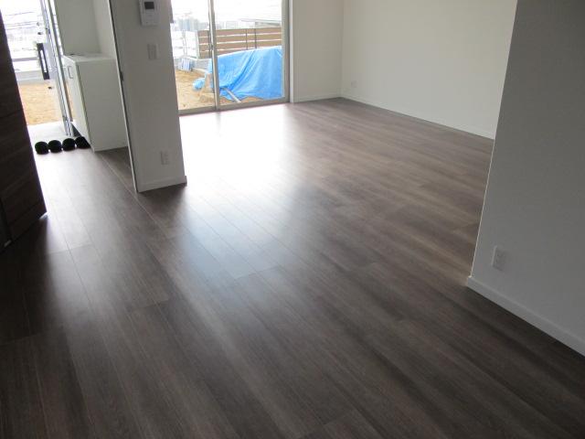 Living. (December 2013) Shooting