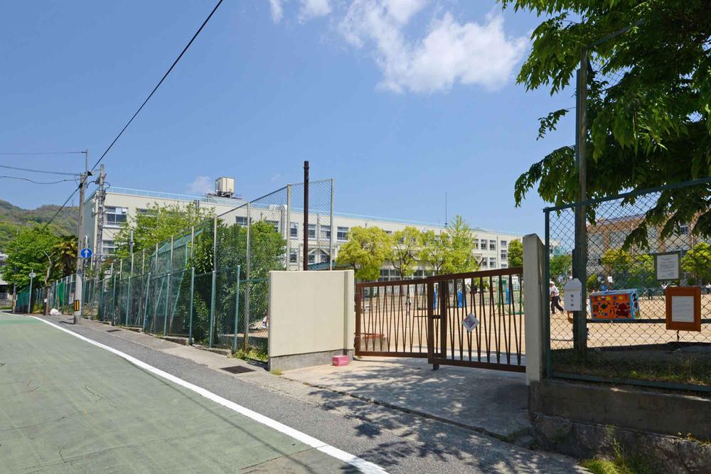 Primary school. Motoyama 760m to the third elementary school