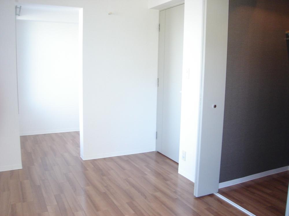 Other room space. Flooring