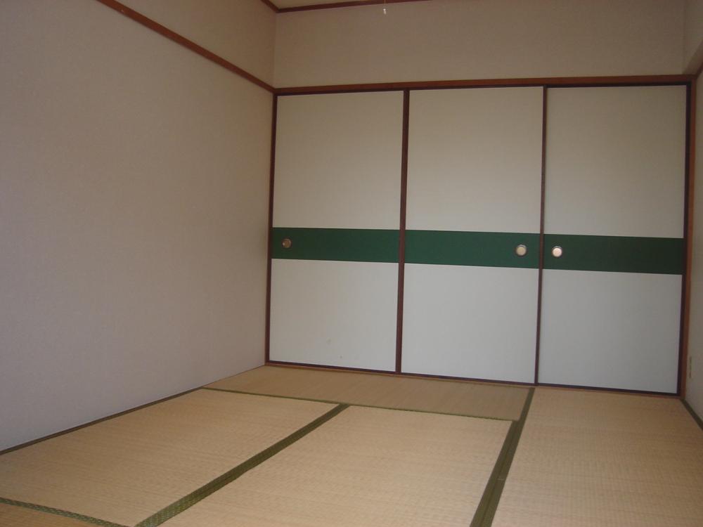 Other room space. Day good Japanese-style room