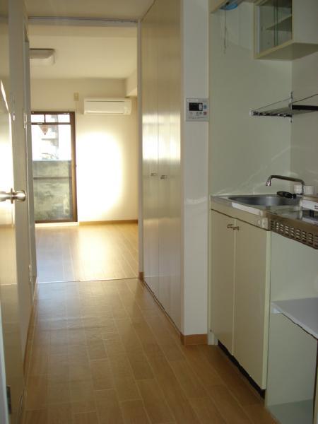 Kitchen. Room from the front door