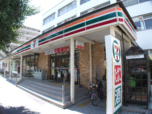 Convenience store. Seven-Eleven Kobe Uozakikita-cho 5-chome up (convenience store) 420m