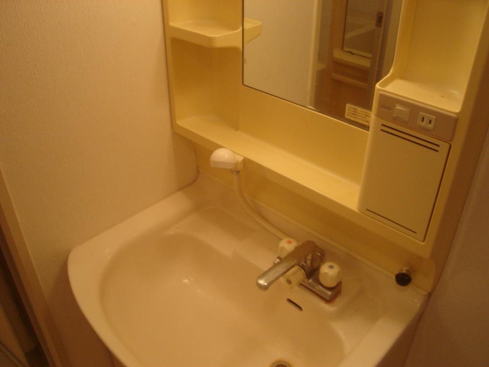 Washroom. Spacious washroom