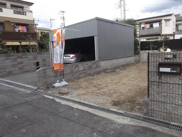 Local appearance photo. Local (11 May 2013) Shooting