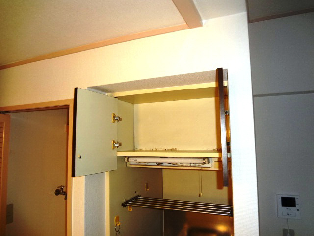 Receipt. Kitchen upper receiving