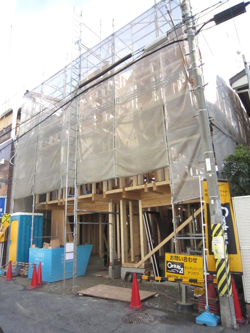 Local photos, including front road. Local shooting