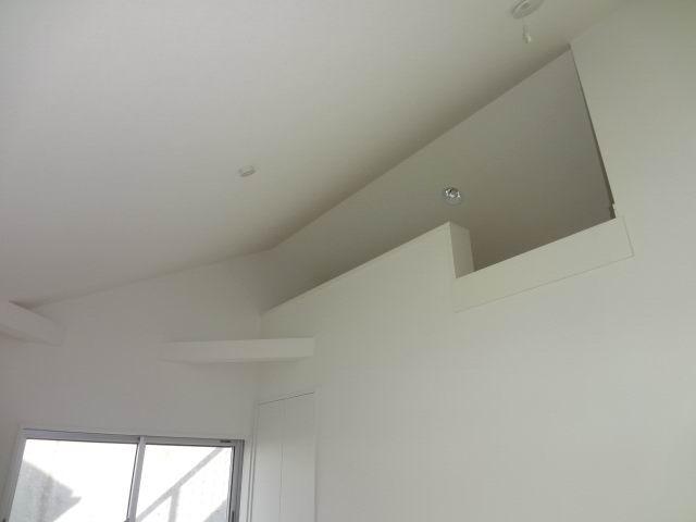 Non-living room. 3 Kaiyoshitsu 5.1 Pledge. Two-sided lighting ・ loft ・ It is with a closet. 