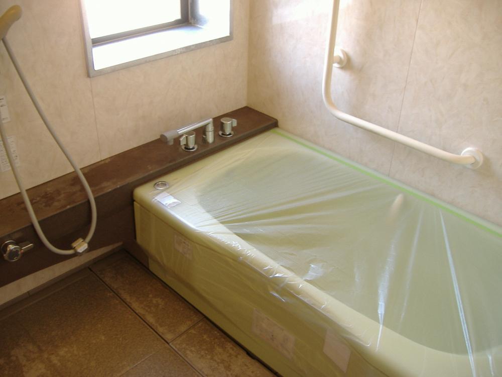 Bathroom. Second floor. System bus.