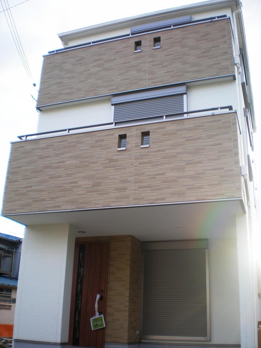 Local appearance photo. Local (10 May 2012) shooting