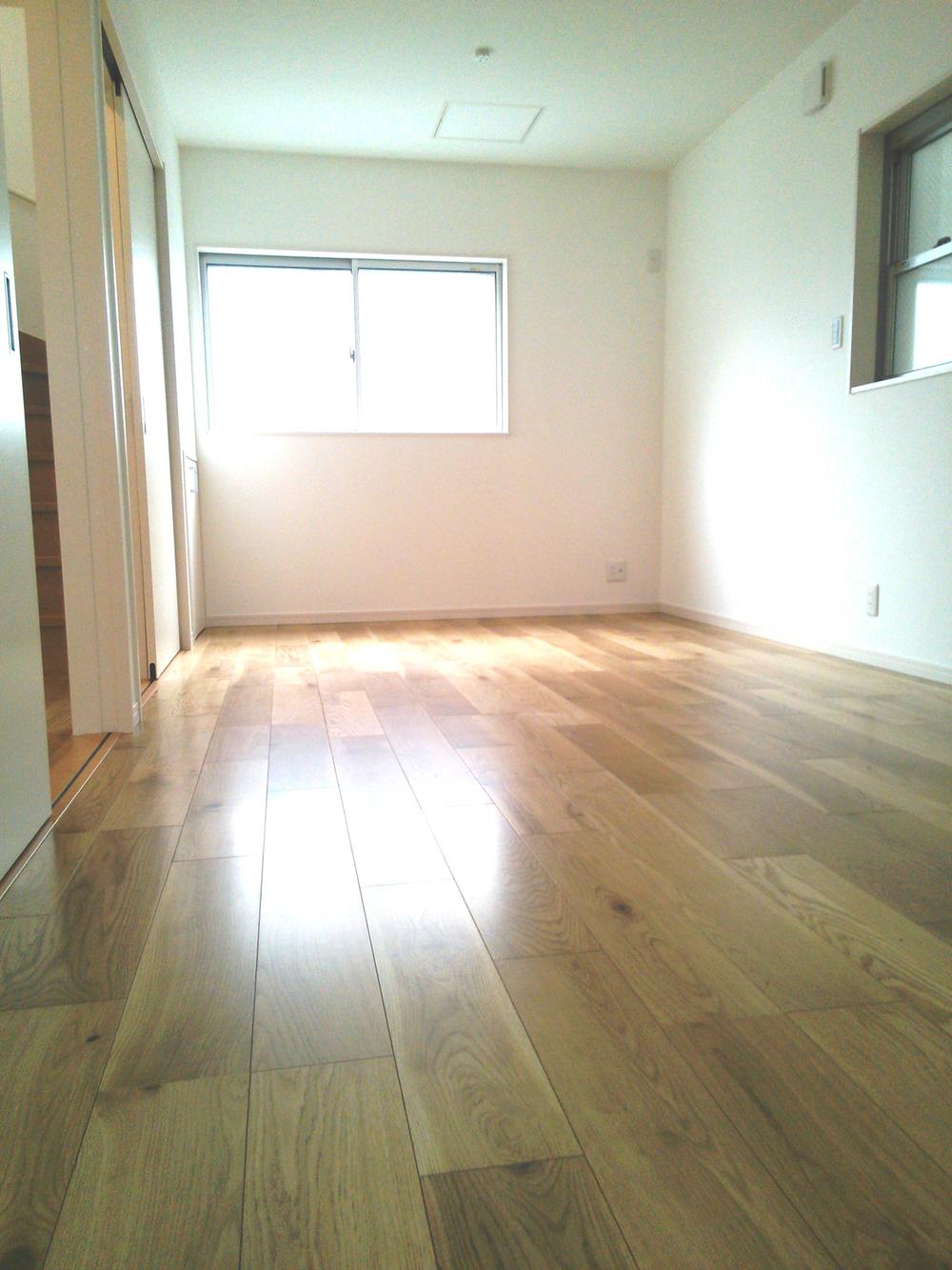 Non-living room. Indoor (11 May 2013) Shooting