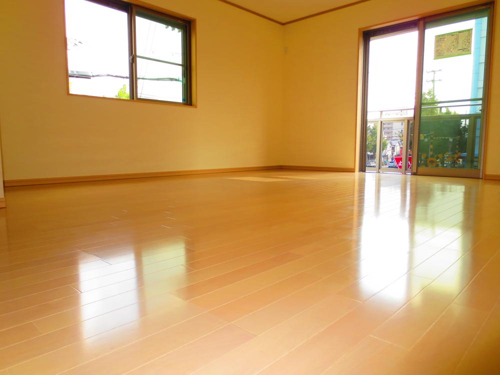 Non-living room. Western-style is also quite widely main bedroom is perfect.