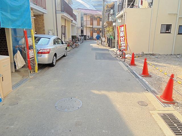 Other local. Frontal road Local (11 May 2013) Shooting