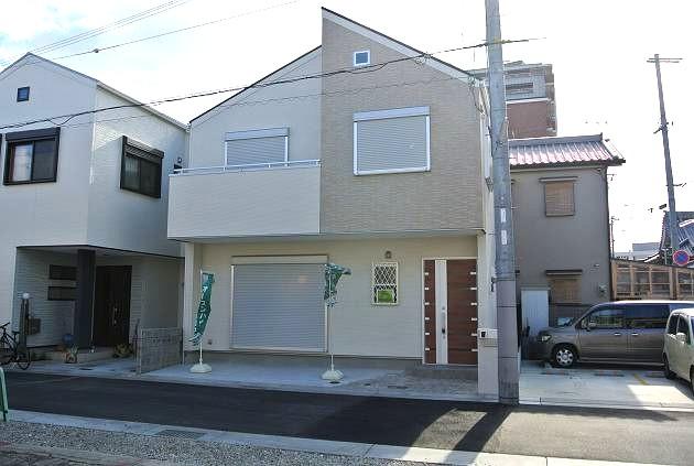 Local appearance photo. Local (12 May 2013) Shooting