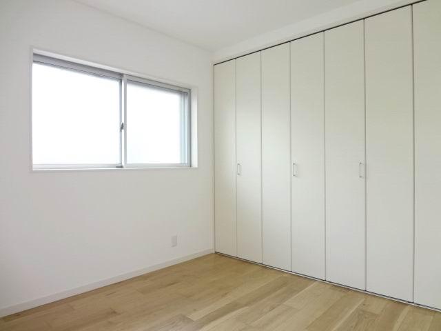 Non-living room. 1 Kaiyoshitsu 6.18 Pledge. Yang This good at MinamiMuko. It is with a closet.