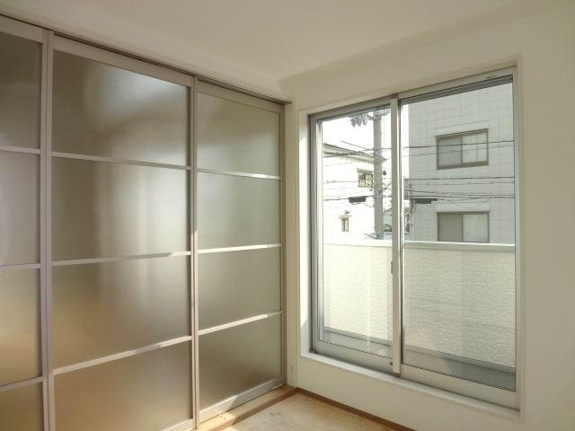 Non-living room. Second floor Japanese-style room 4.87 quires. Yang This good at MinamiMuko. A balcony.