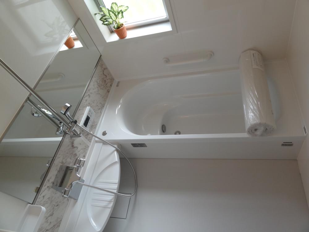 Bathroom. Indoor (11 May 2013) Shooting Bathroom with heating dryer