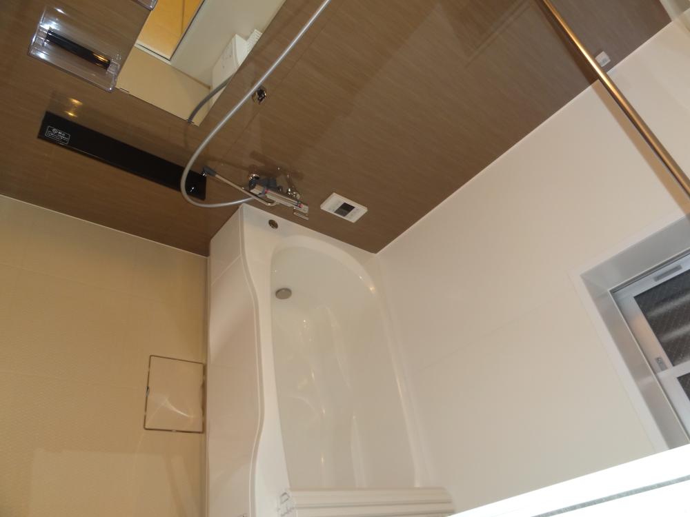 Bathroom. Indoor (12 May 2013) Shooting