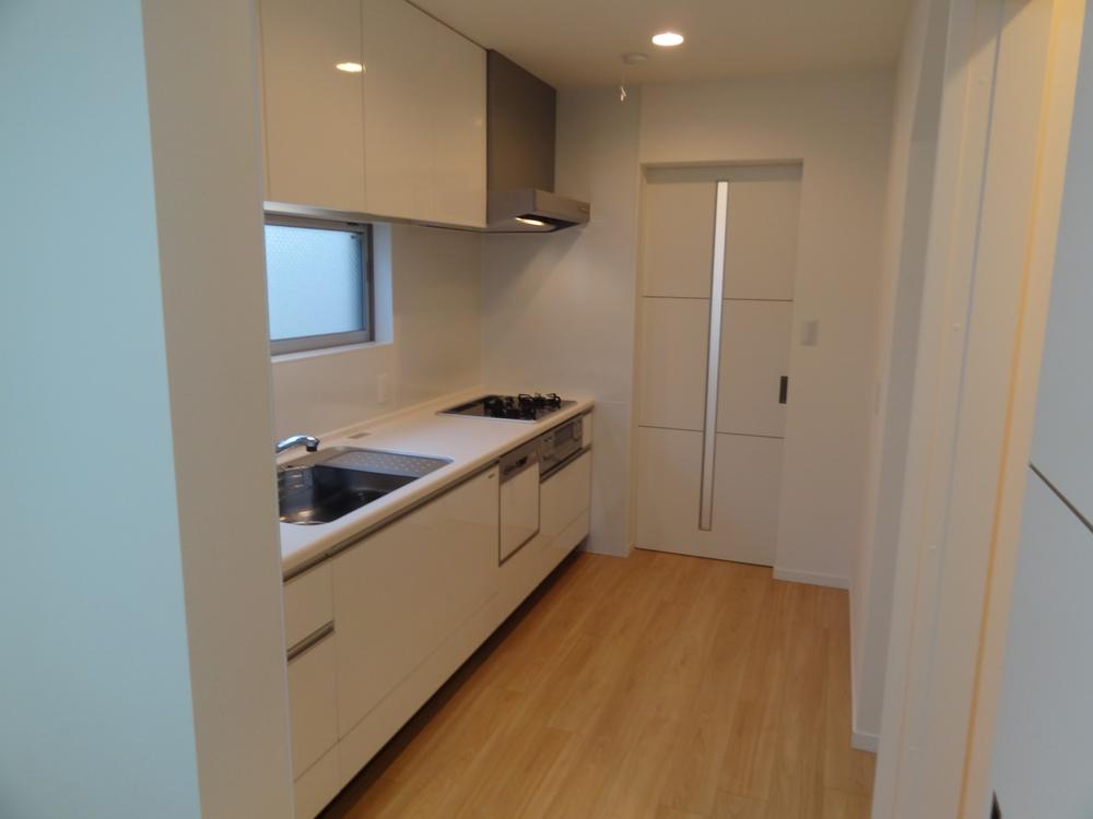 Kitchen. Indoor (12 May 2013) Shooting