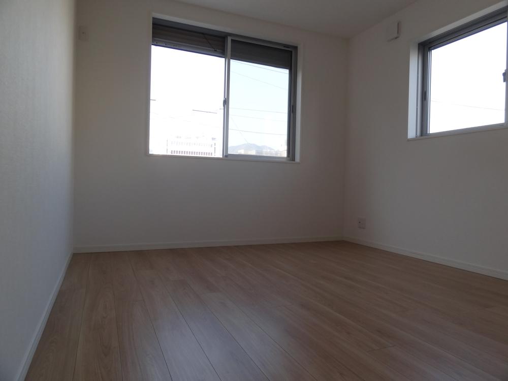 Non-living room. Indoor (12 May 2013) Shooting