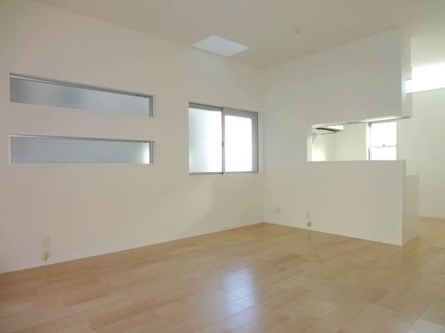 Living. First floor dining. LDK17.1 Pledge. It is a popular face-to-face kitchen to wife.