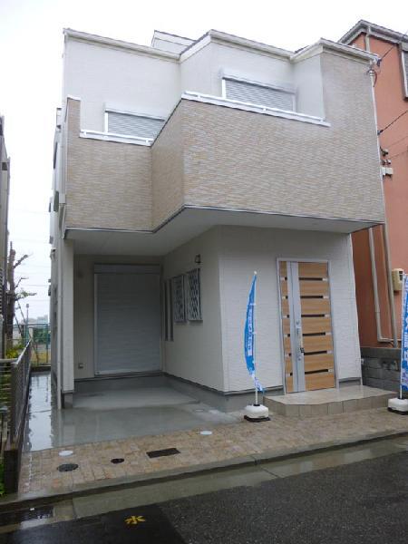 Local appearance photo. Local (10 May 2013) Shooting