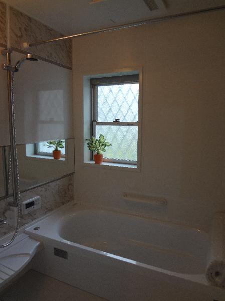 Bathroom. Indoor (11 May 2013) Shooting