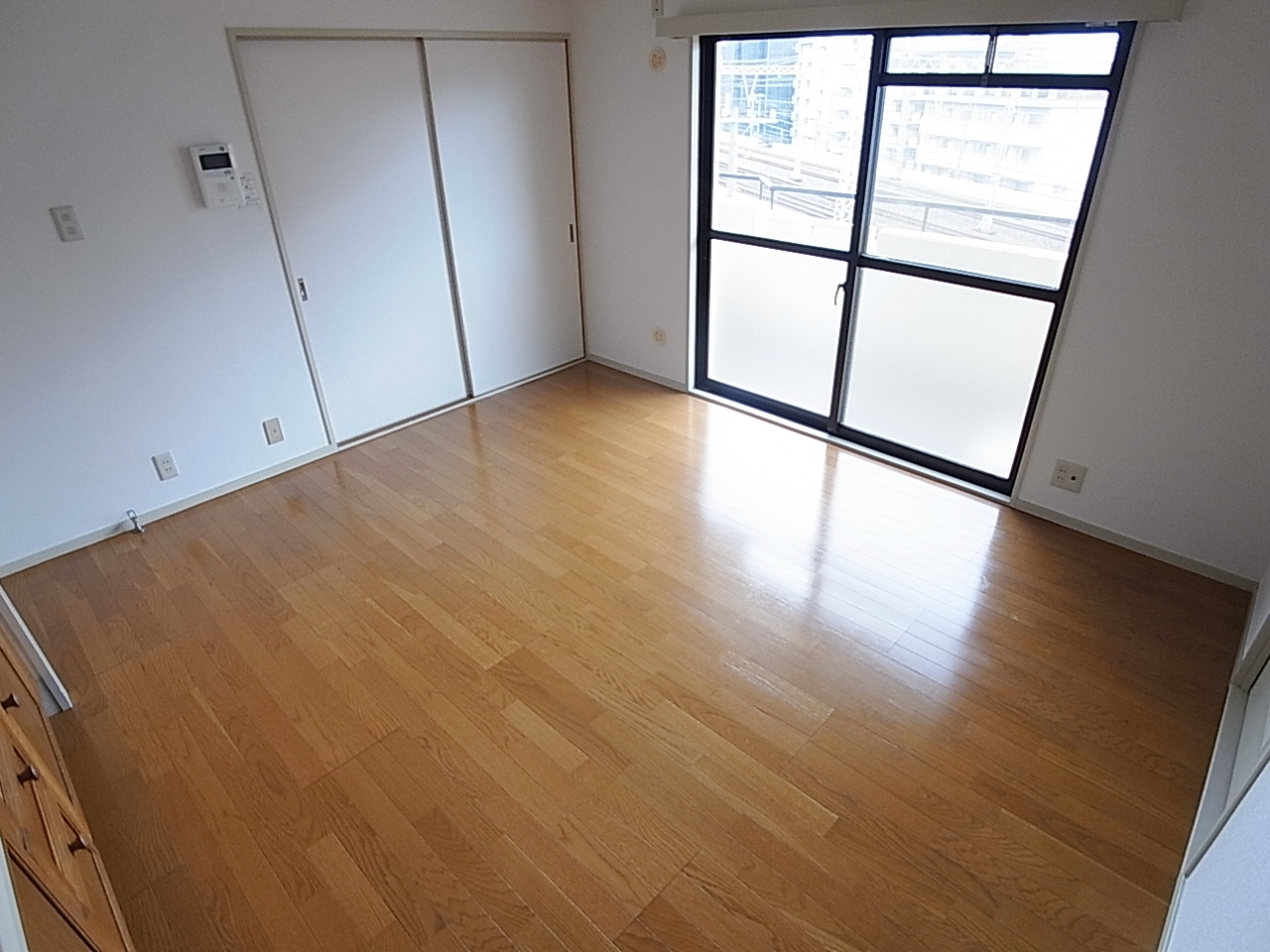 Living and room. Good room of sunny feeling in the corner room