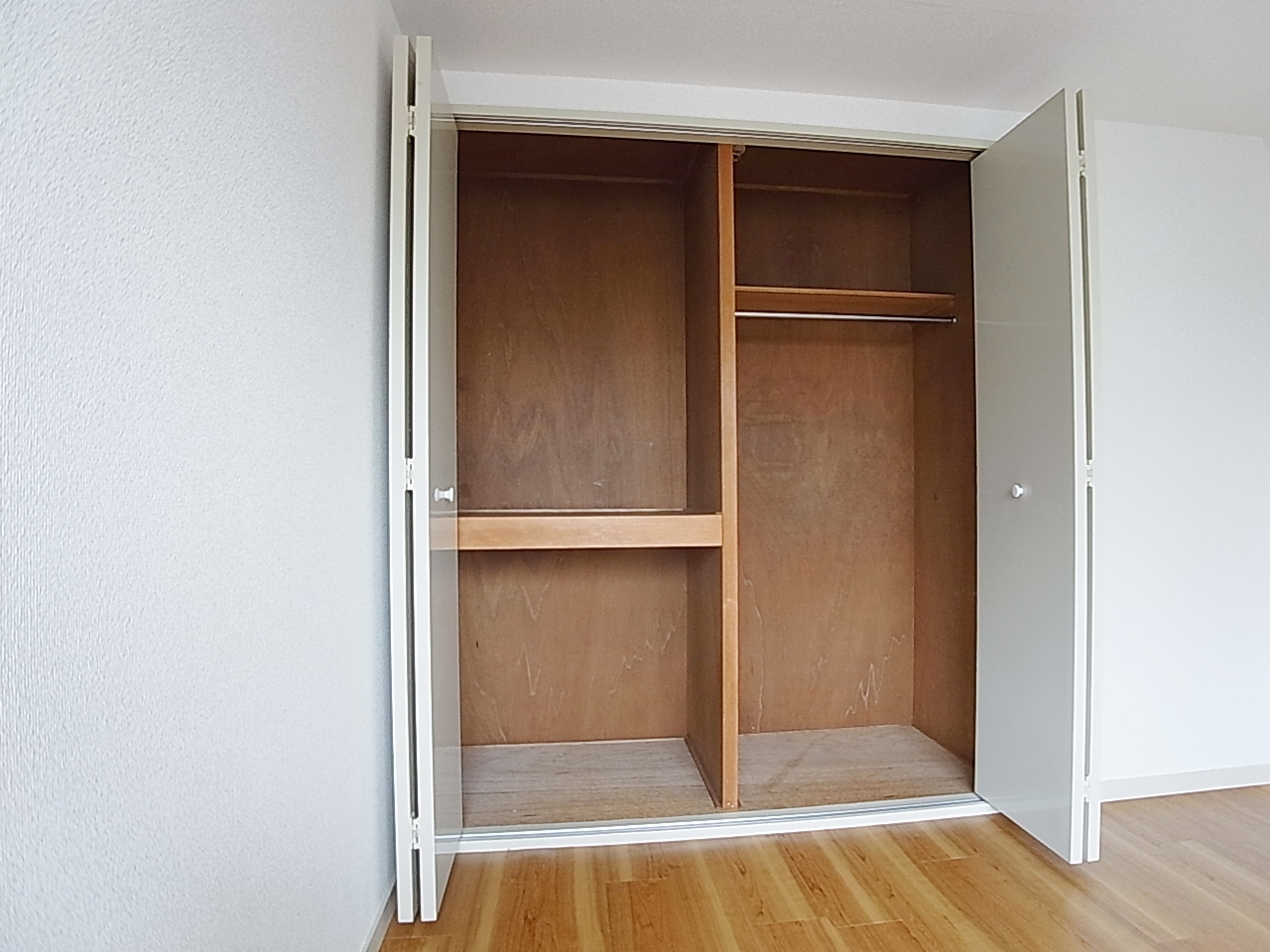 Receipt. All rooms have storage