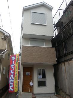 Local appearance photo. There parking space