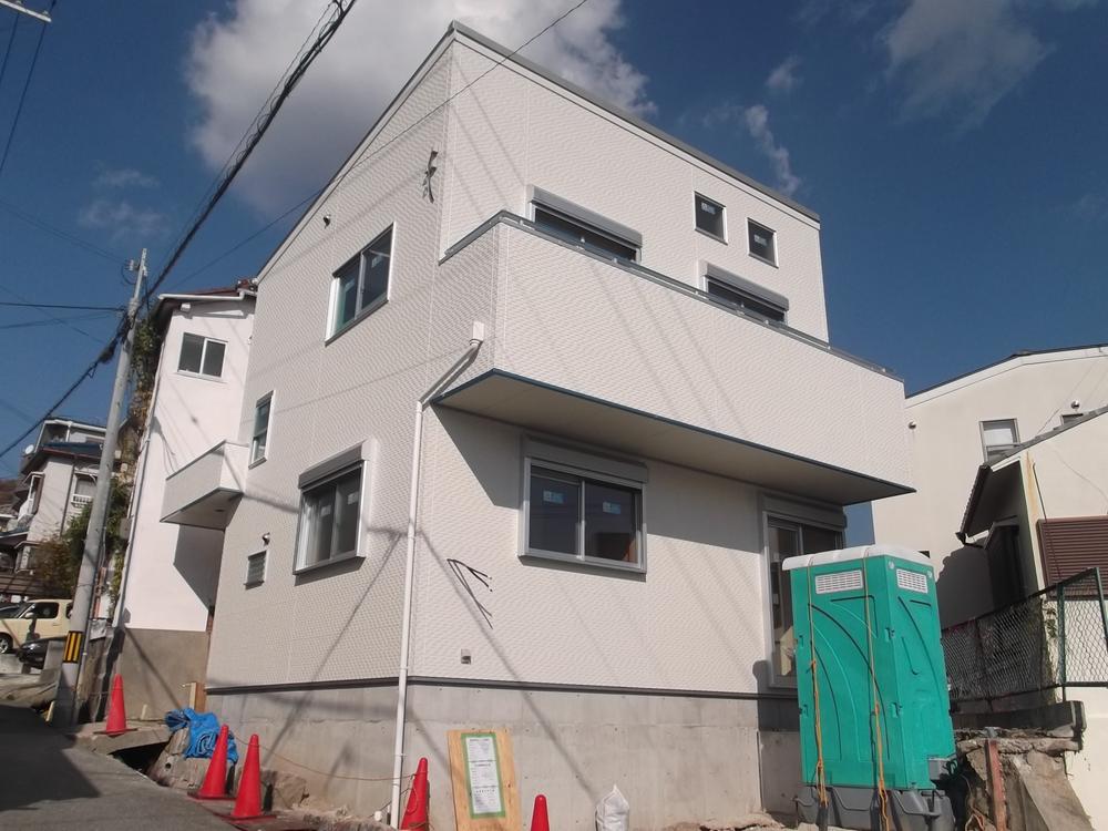 Local appearance photo. Local (12 May 2013) Shooting