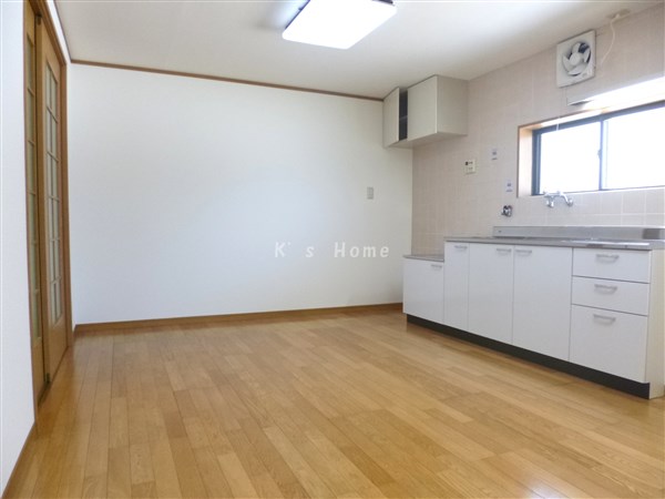 Living and room. Spacious living room