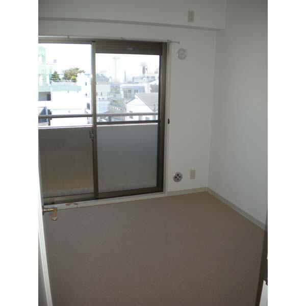 Other common areas. Western style room